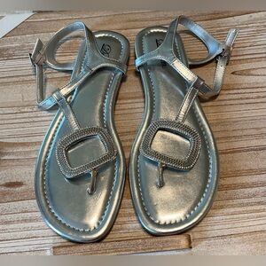DUNION Silver Bling Thong Sandals 
Women’s Size 7.5 M Buckle at Ankles